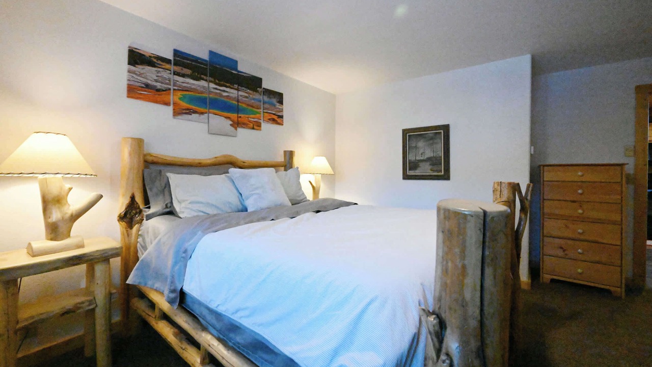 Photo of Bedroom in Island Park