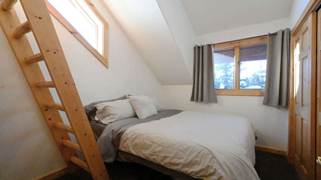 Photo of Bedroom in Island Park
