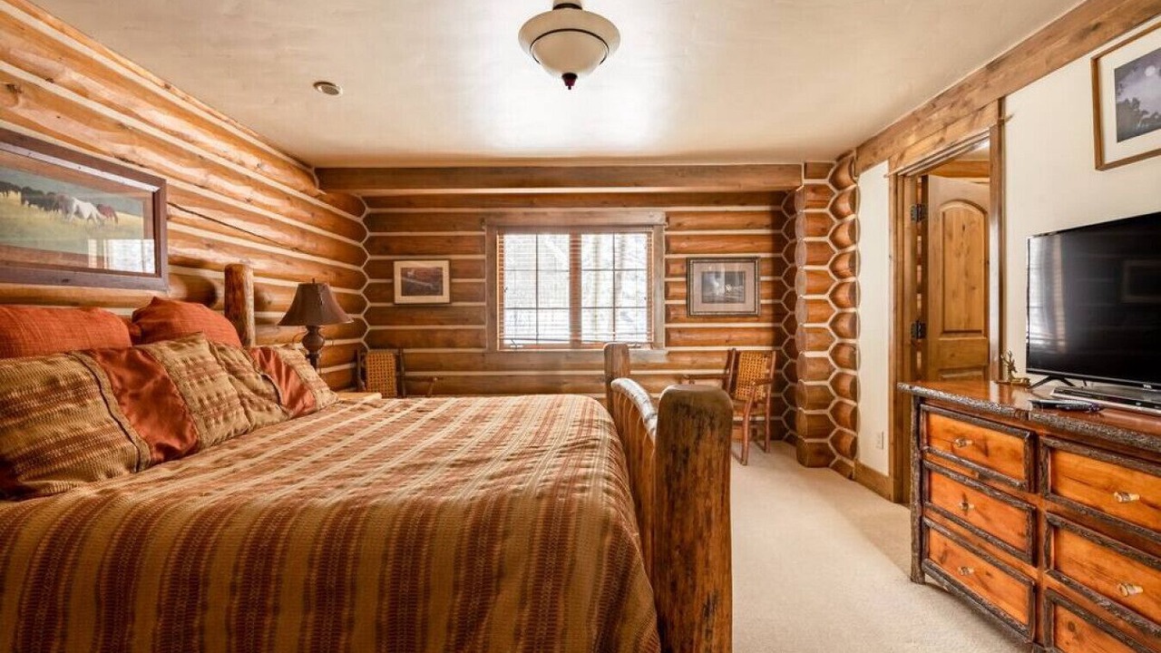 Photo of Bedroom in Victor