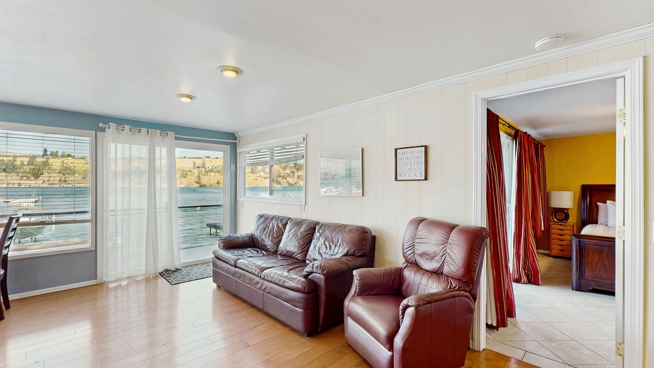 Photo of Livingroom in Chelan