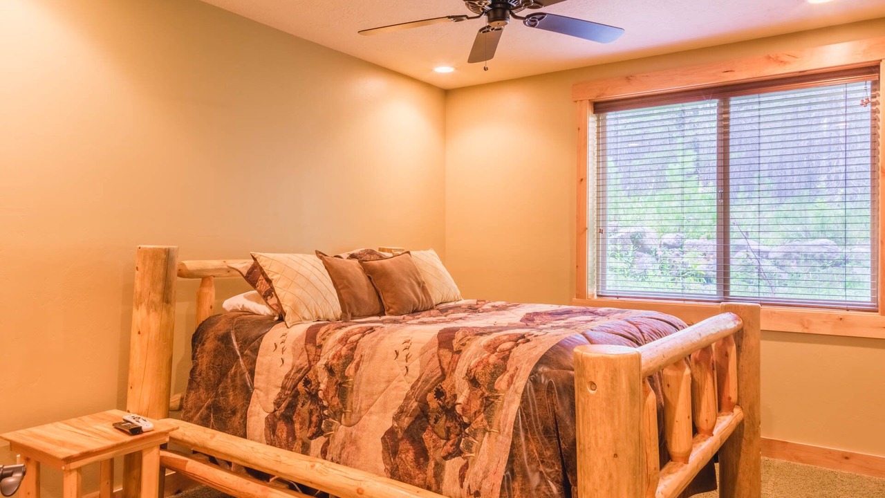 Photo of Bedroom in Island Park