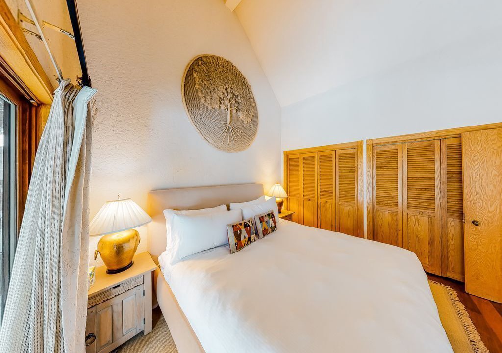 Photo of Bedroom in Warm Springs