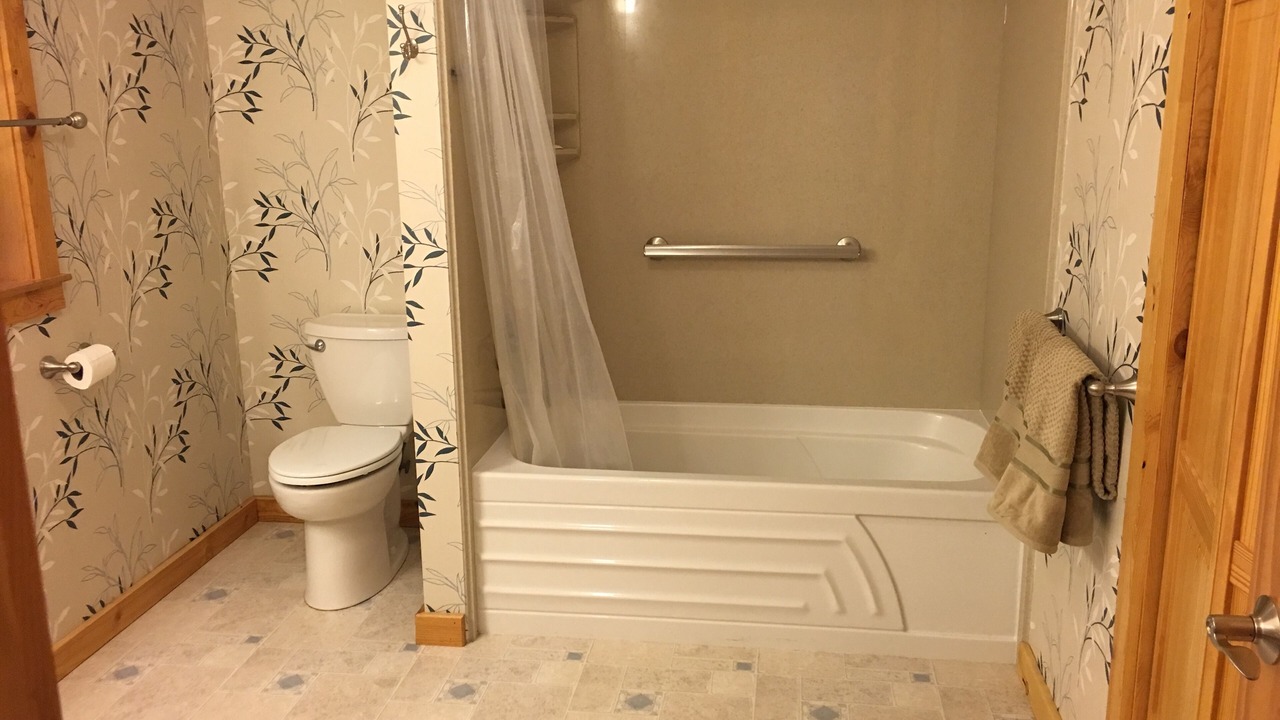 Photo of Bathroom in Chiloquin