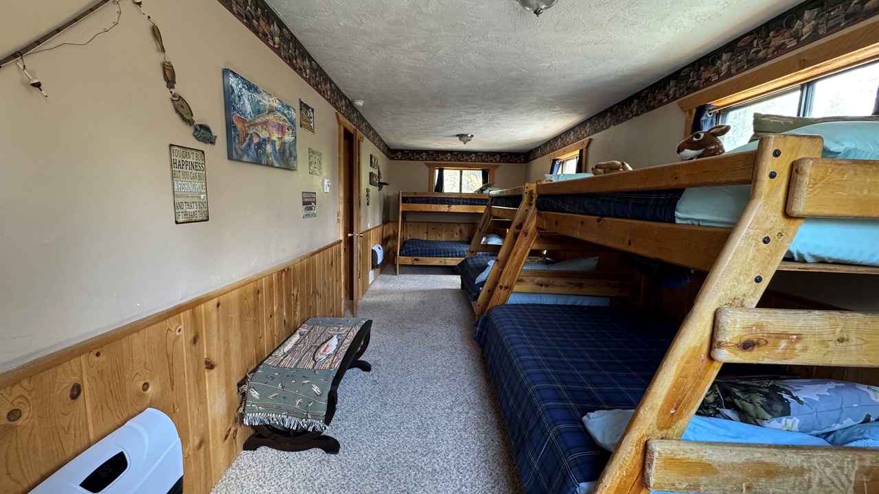 Photo of Bedroom in Island Park