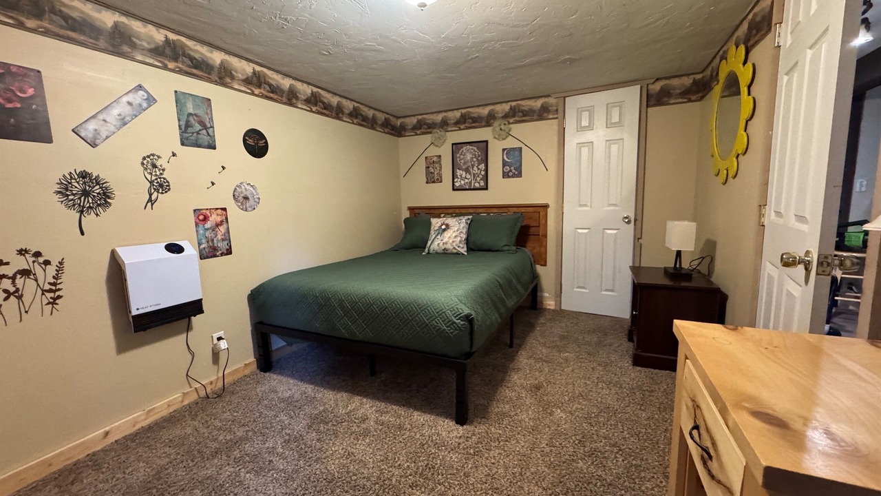 Photo of Bedroom in Island Park