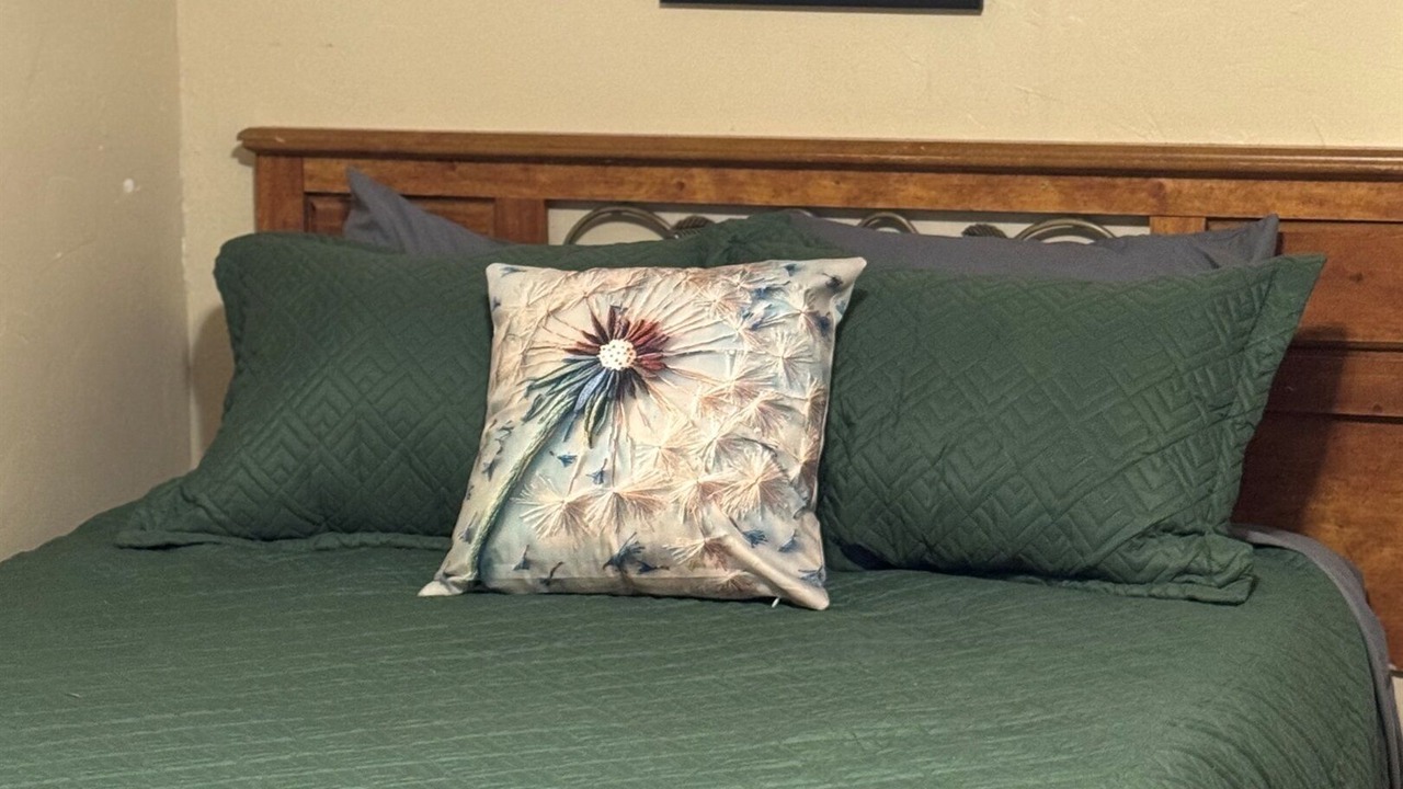 Photo of Bedroom in Island Park