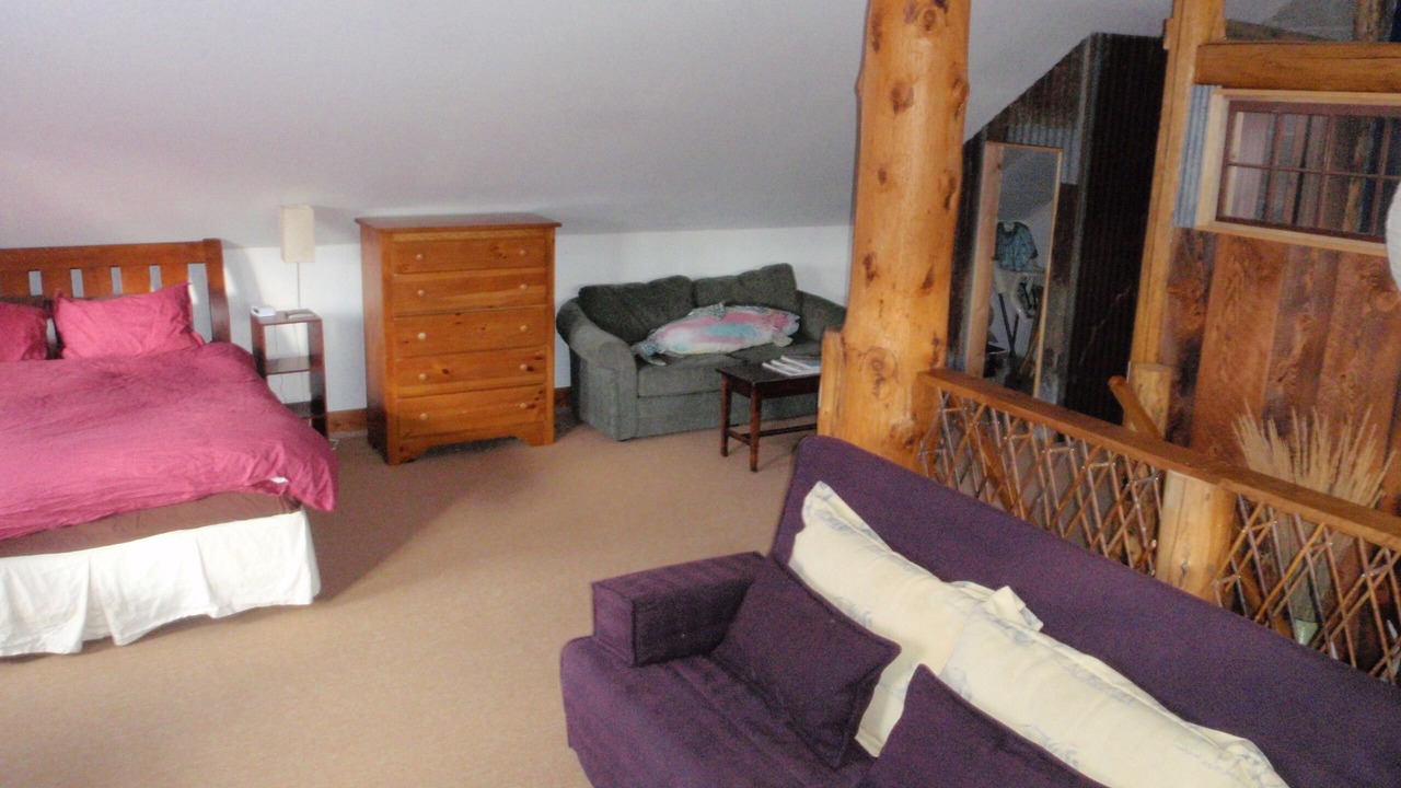 Photo of Livingroom in Victor