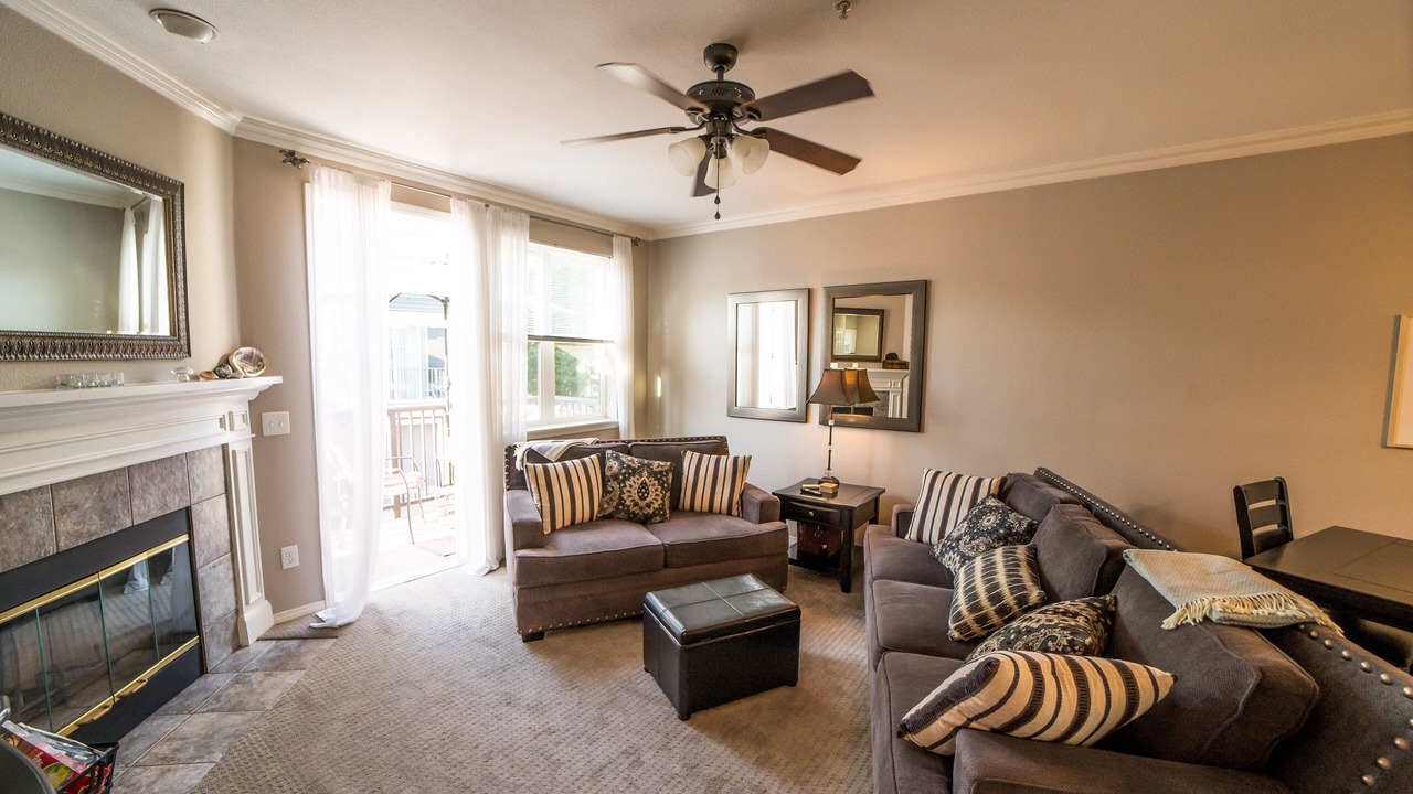 Photo of Livingroom in Columbia Way