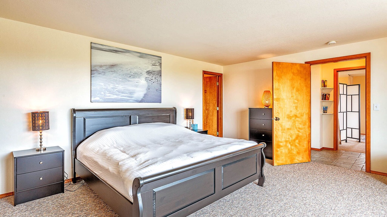 Photo of Bedroom in Copalis Beach