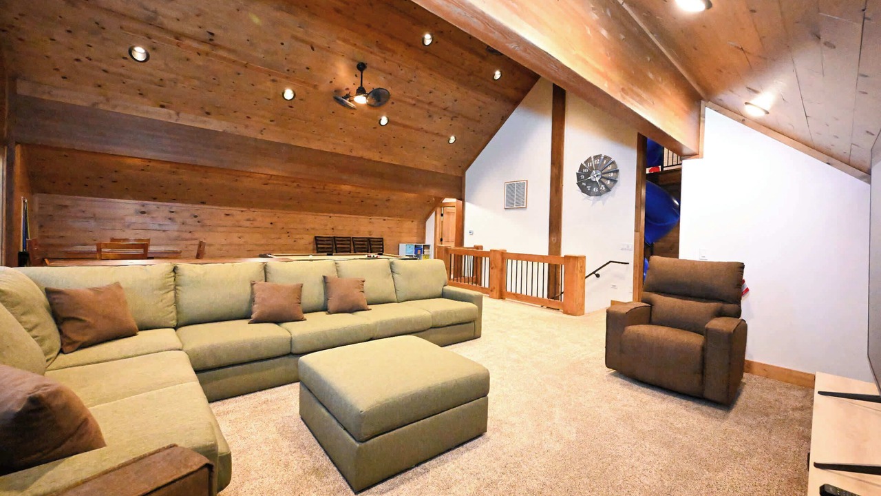 Photo of Livingroom in Island Park