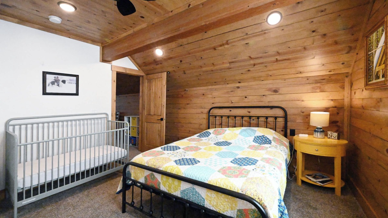 Photo of Bedroom in Island Park