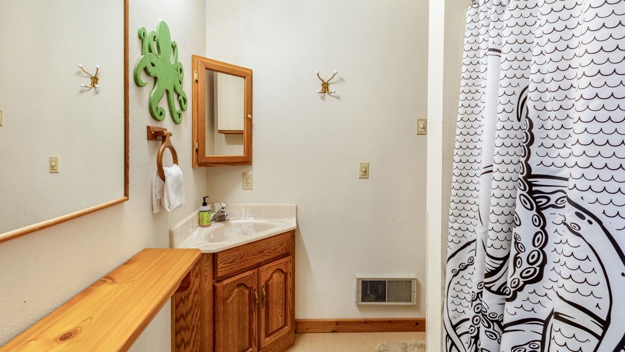 Photo of Bathroom in Coupeville