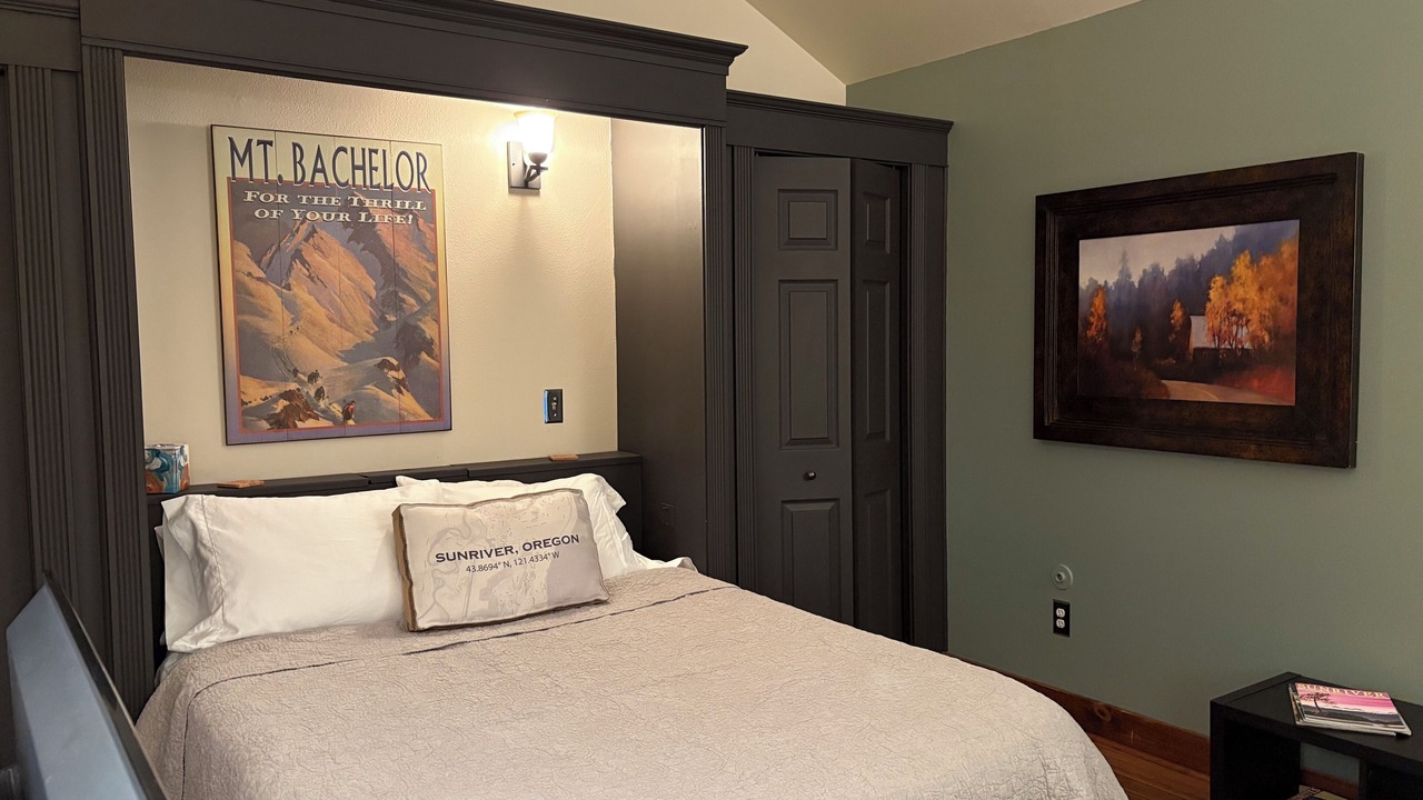 Photo of Bedroom in Sunriver