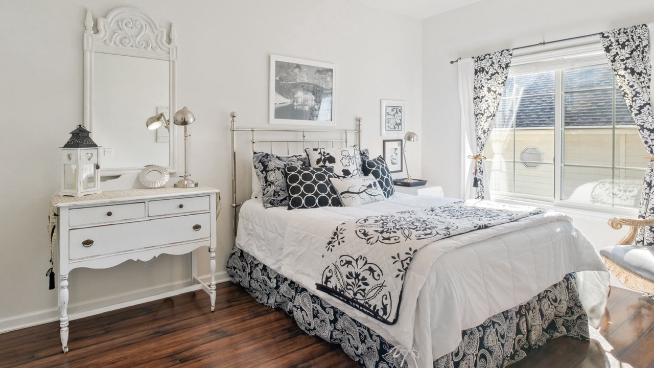 Photo of Bedroom in Mission Hills