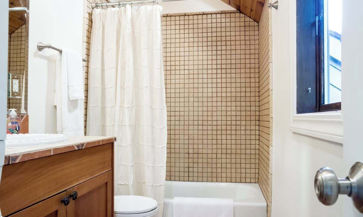 Photo of Bathroom in Glacier