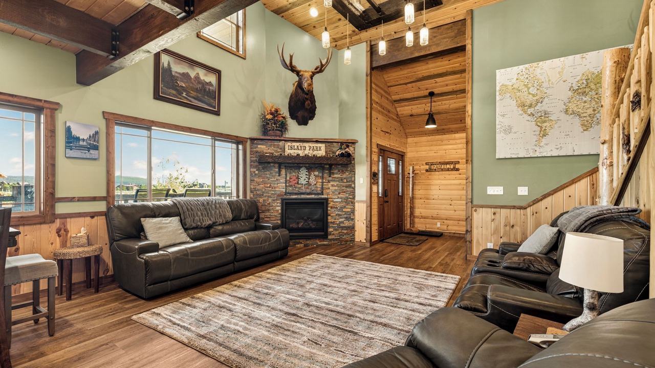 Photo of Livingroom in Island Park