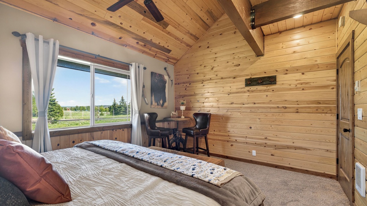 Photo of Bedroom in Island Park