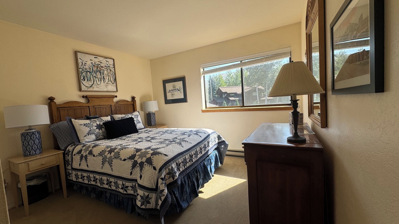 Photo of Bedroom in Elkhorn Village