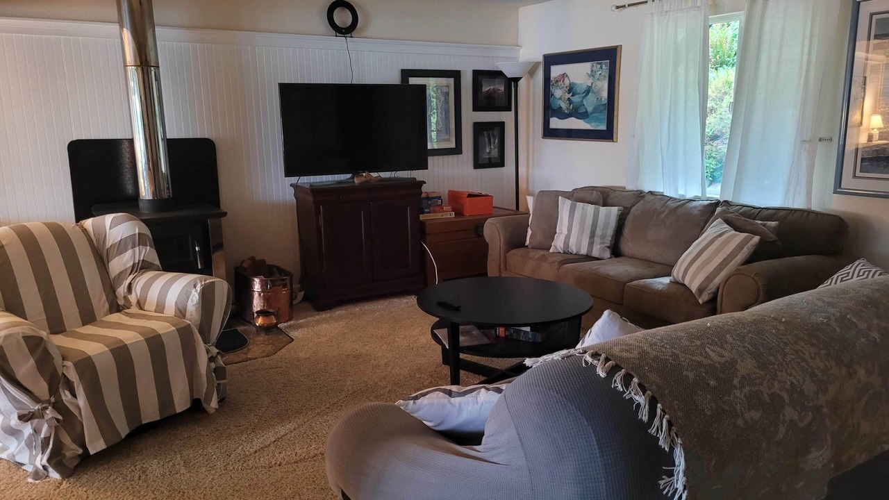 Photo of Livingroom in Lakebay