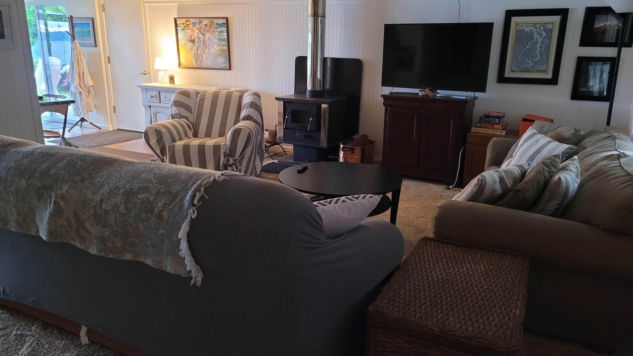 Photo of Livingroom in Lakebay