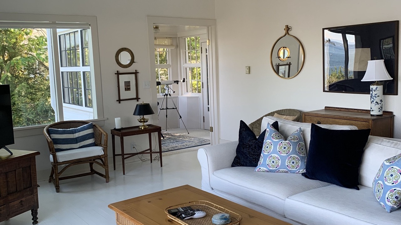 Photo of Livingroom in Longbranch