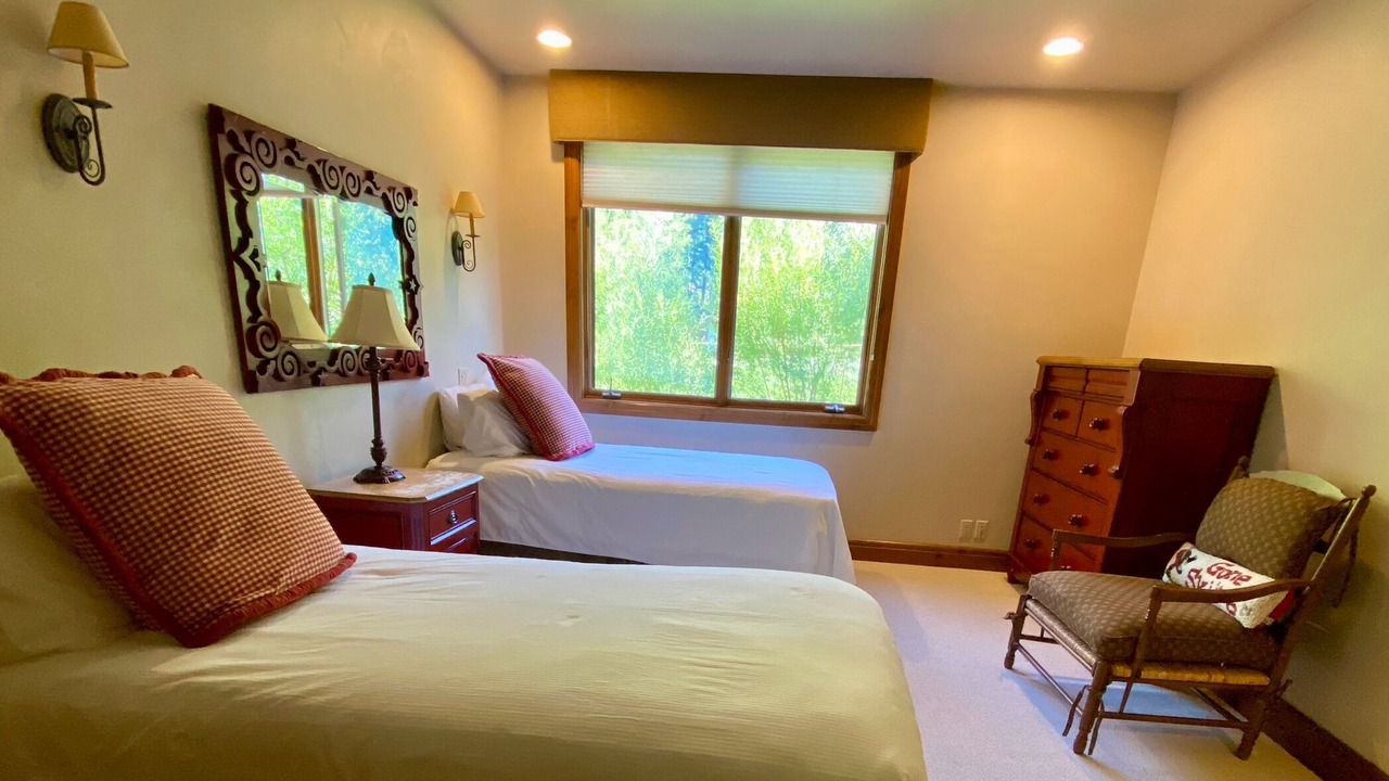 Photo of Bedroom in Warm Springs