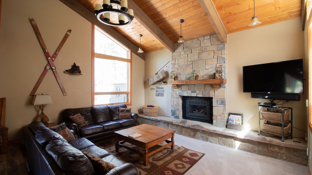 Photo of Livingroom in Sunriver