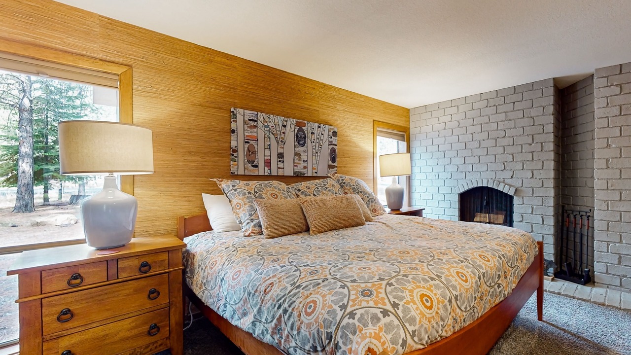 Photo of Bedroom in Black Butte Ranch