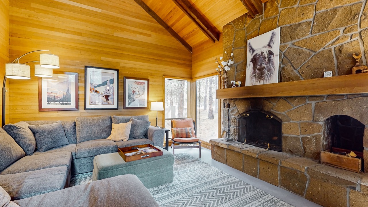 Photo of Livingroom in Black Butte Ranch