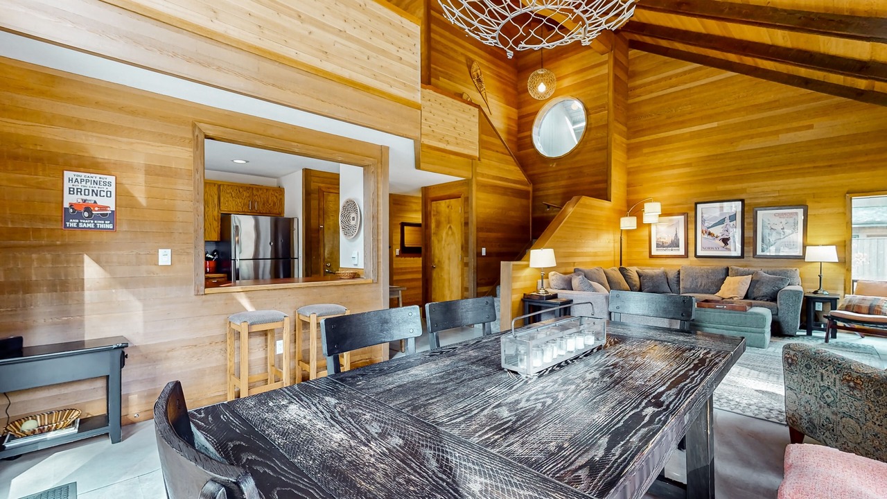 Photo of Livingroom in Black Butte Ranch