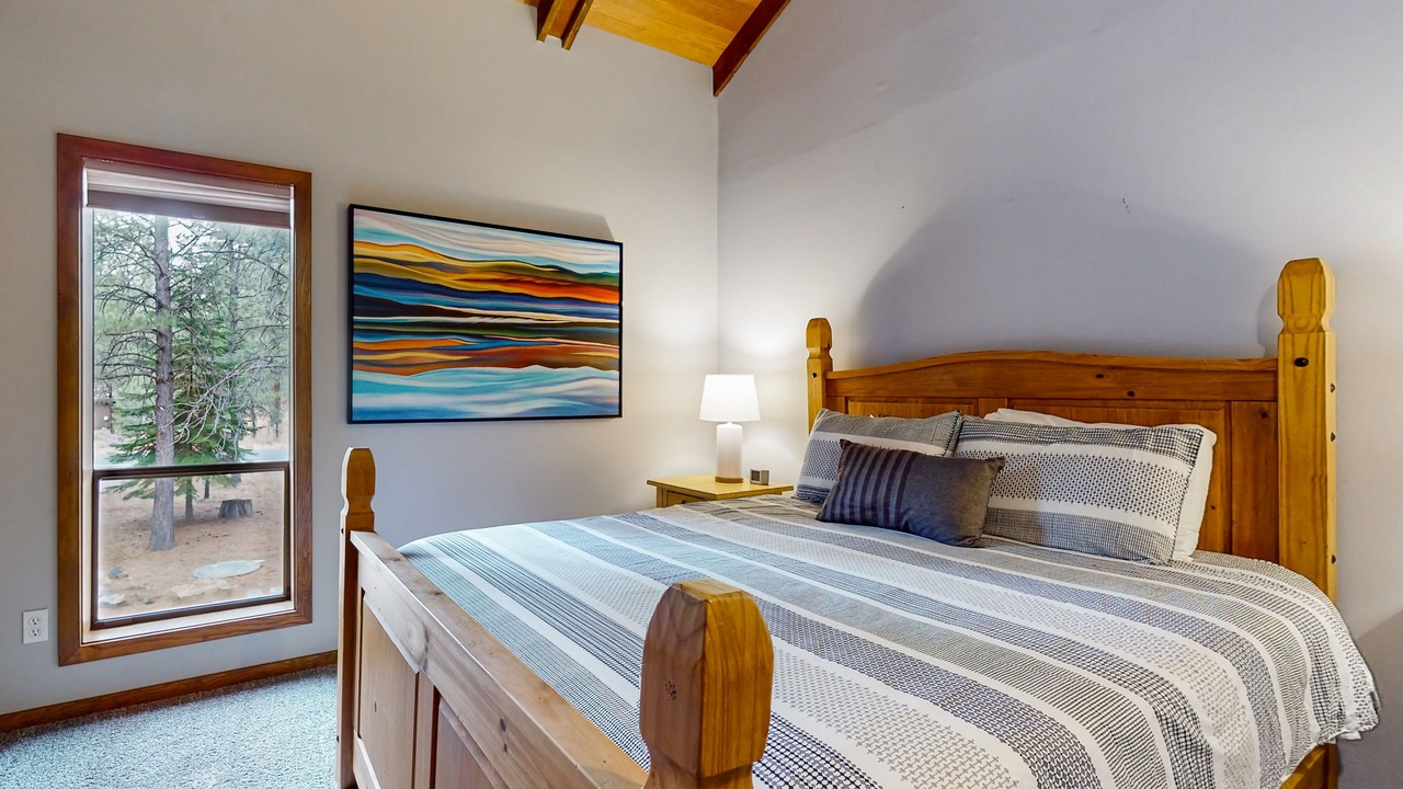Photo of Bedroom in Black Butte Ranch