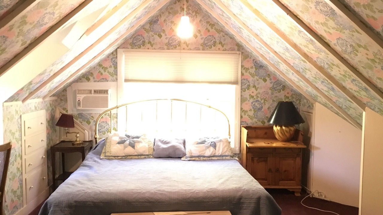 Photo of Bedroom in Historic Railroad District