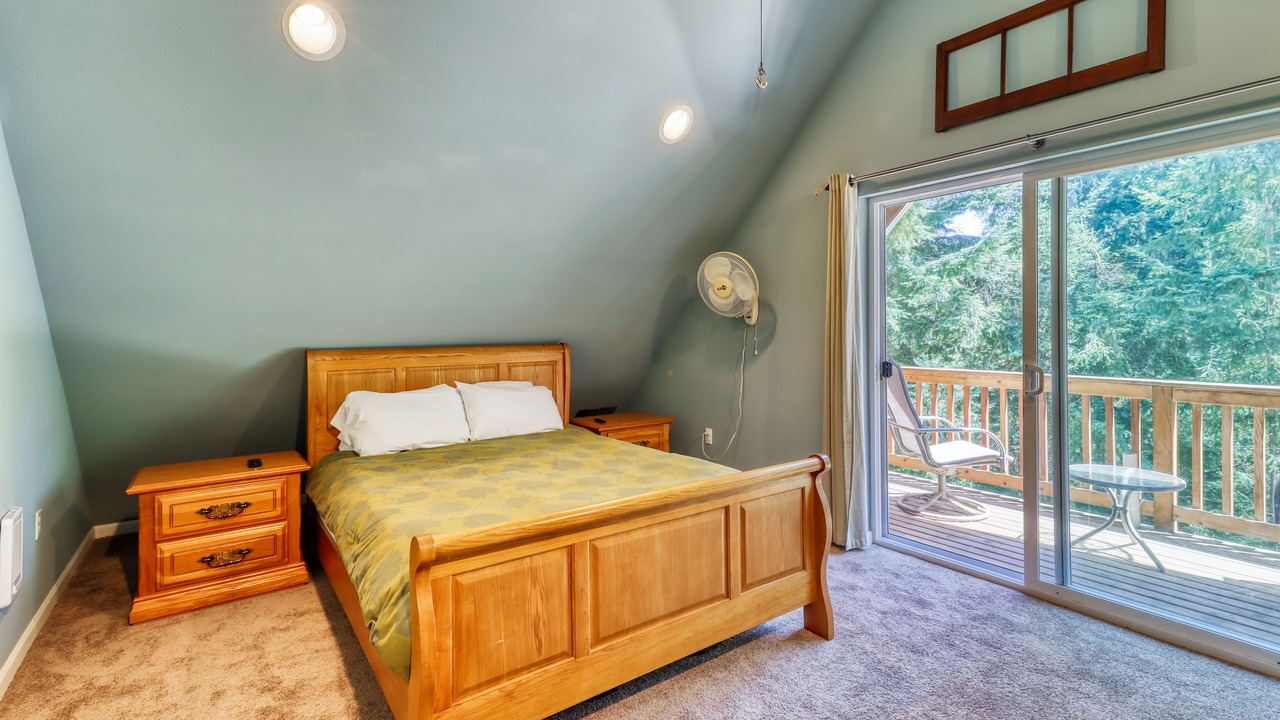 Photo of Bedroom in Anderson Island