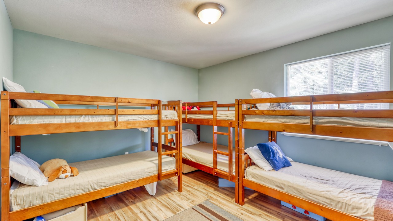 Photo of Bedroom in Anderson Island