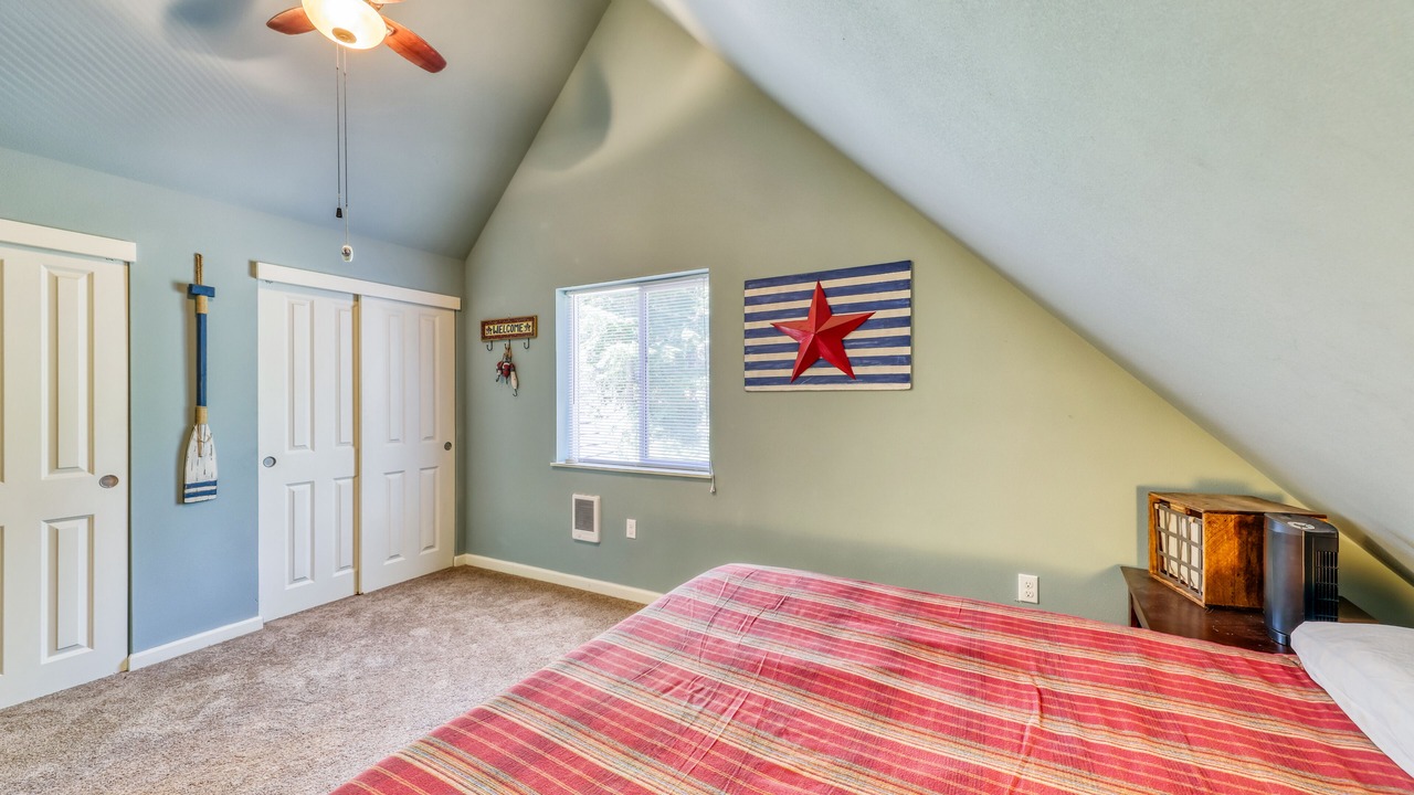 Photo of Bedroom in Anderson Island