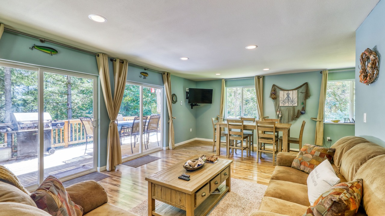 Photo of Livingroom in Anderson Island