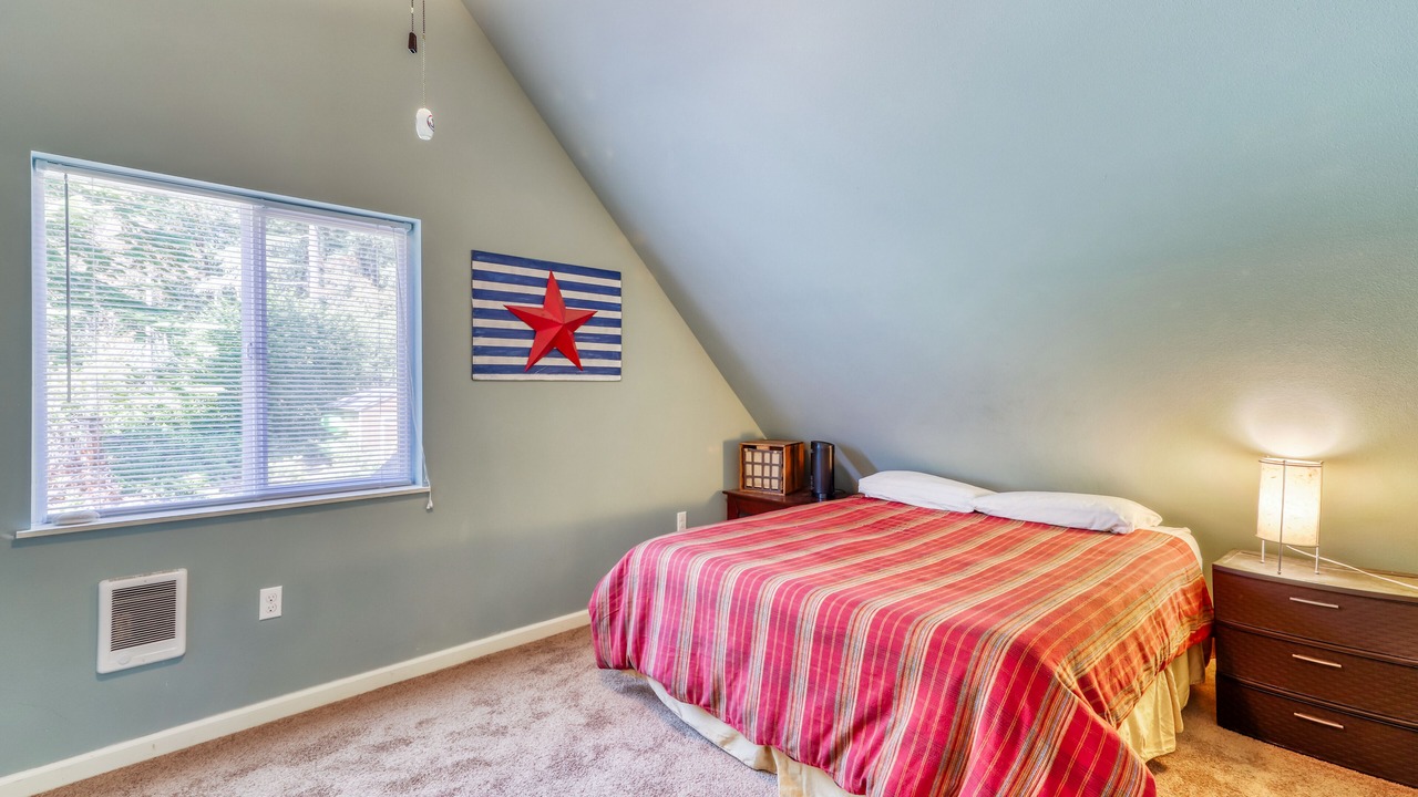 Photo of Bedroom in Anderson Island