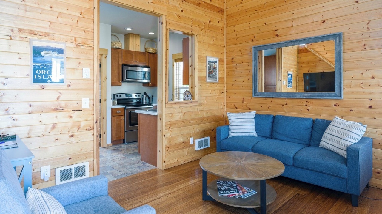 Photo of Livingroom in Eastsound