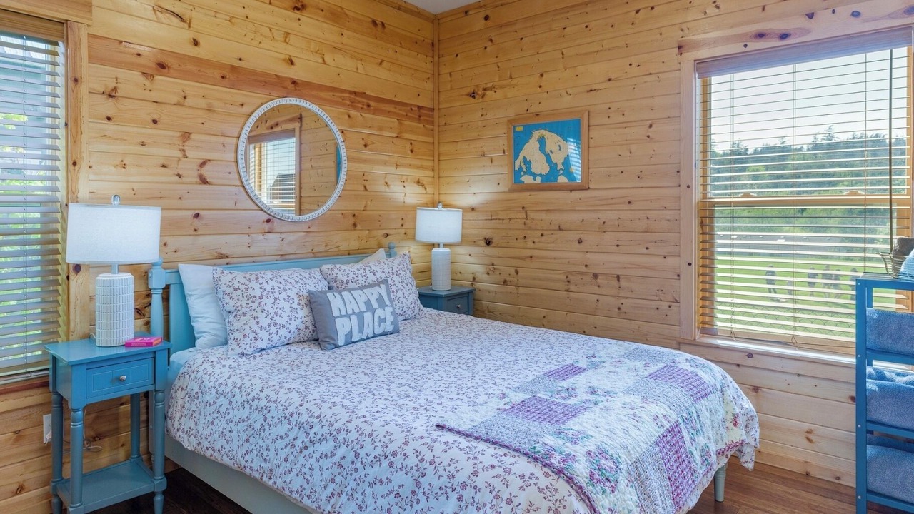 Photo of Bedroom in Eastsound