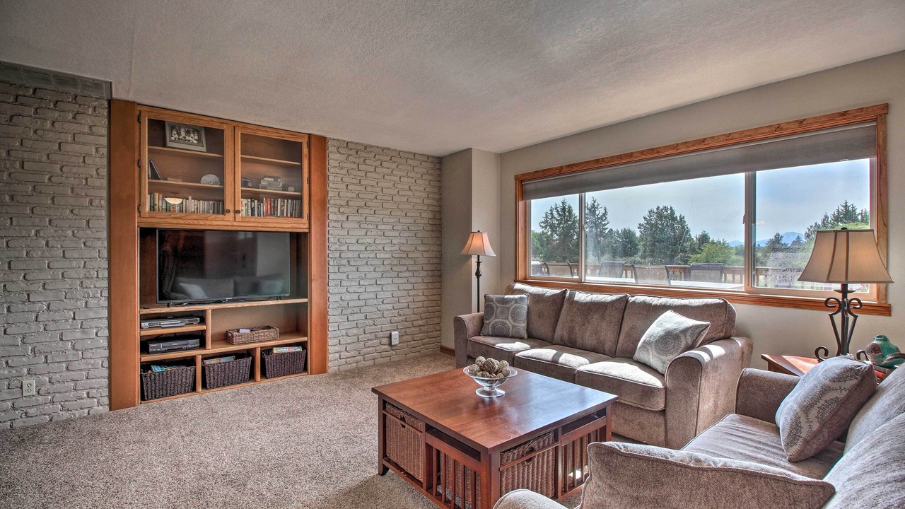 Photo of Livingroom in Bend
