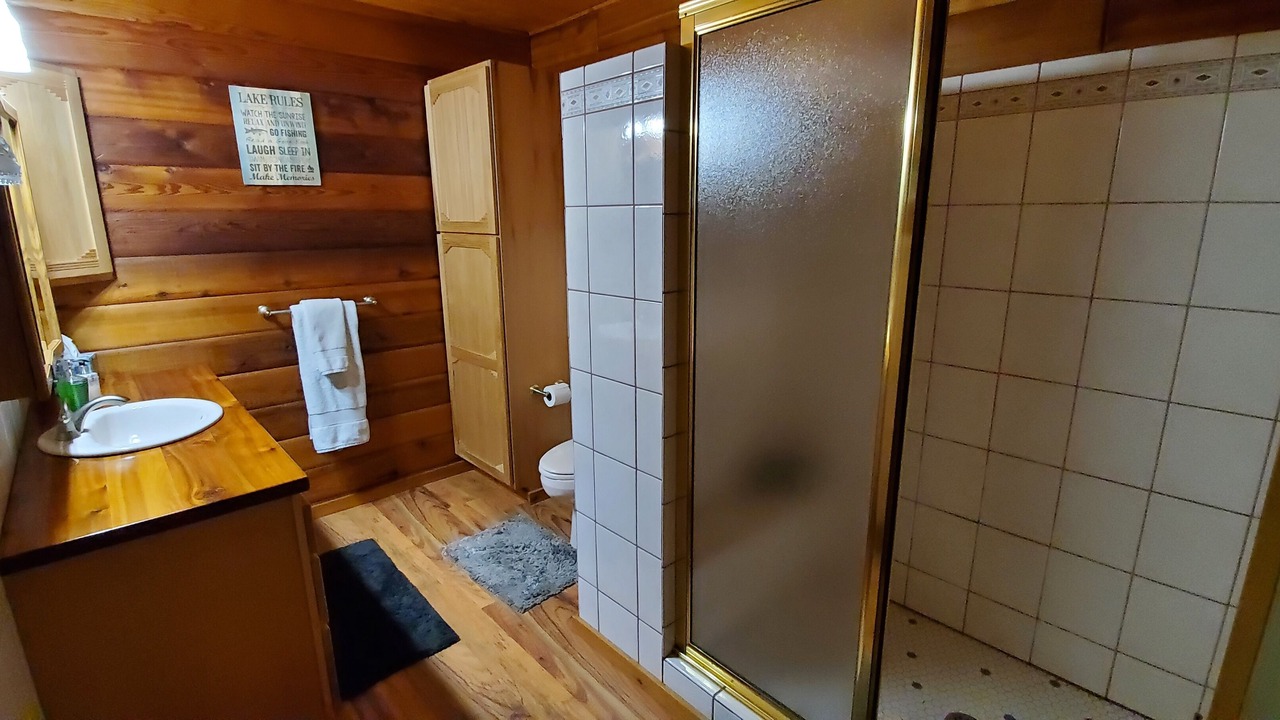 Photo of Bathroom in Coolin