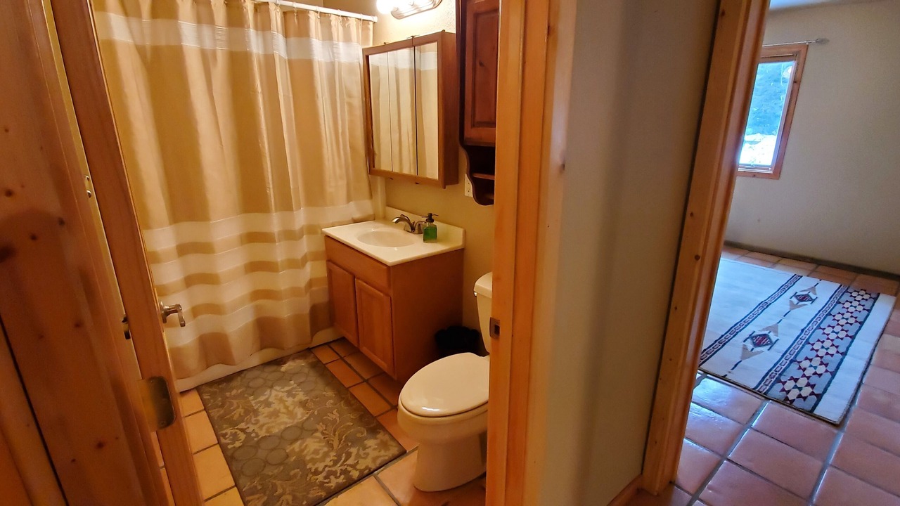 Photo of Bathroom in Coolin