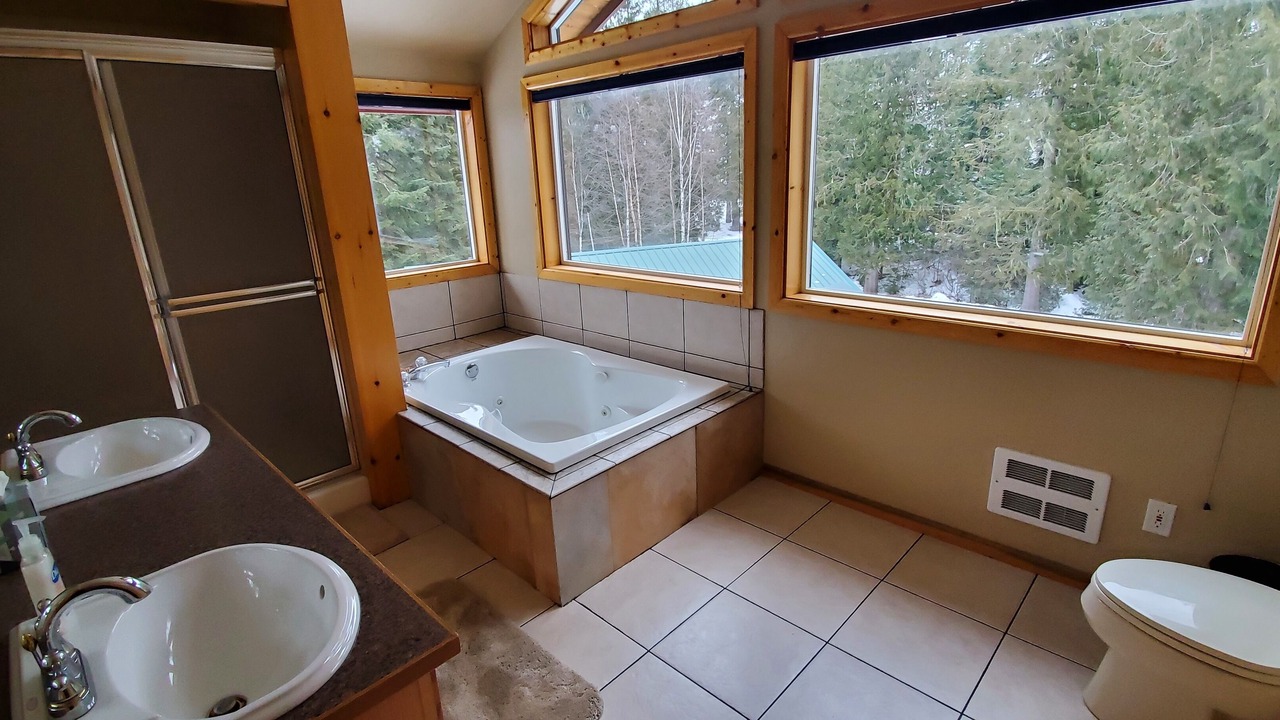Photo of Bathroom in Coolin
