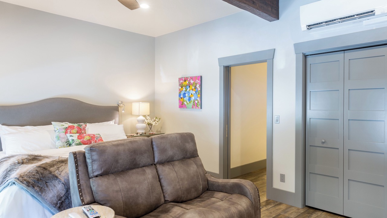 Photo of Bedroom in Roseburg