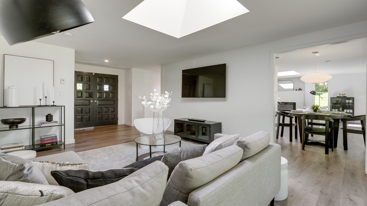Photo of Livingroom in Woodinville