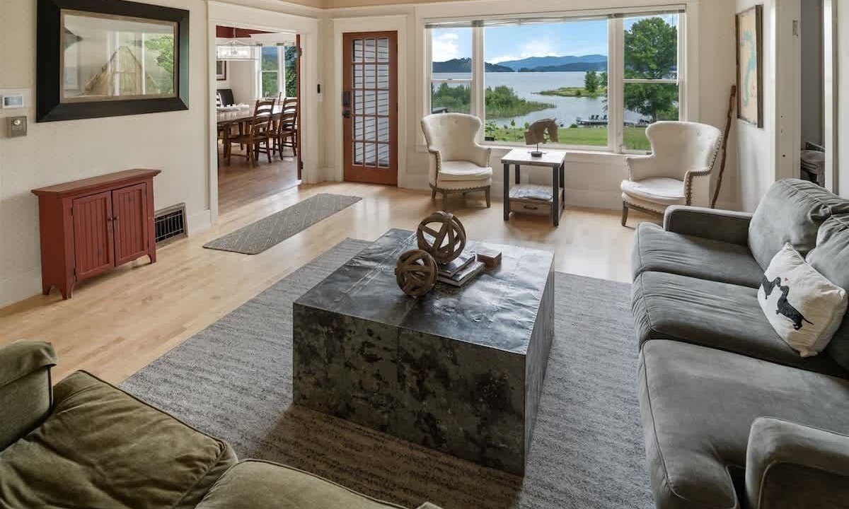 Photo of Bedroom in Sandpoint