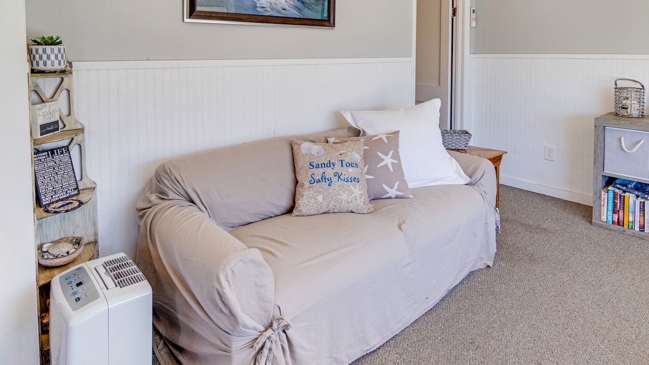 Photo of Livingroom in Seal Rock