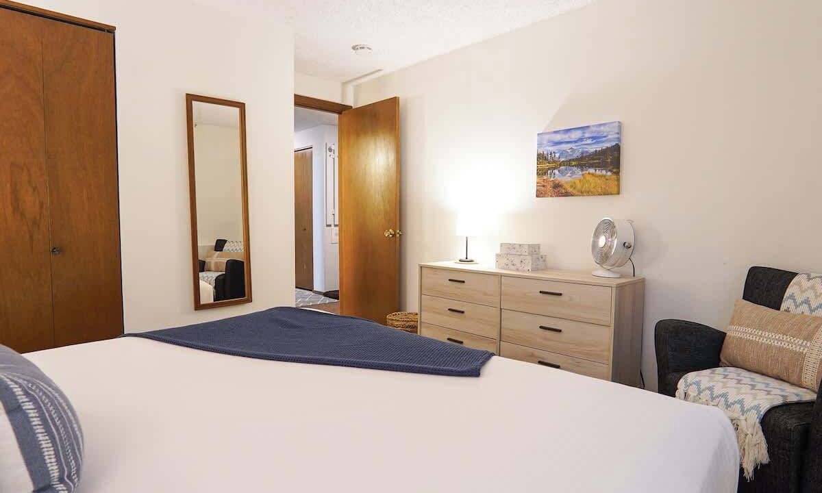 Photo of Bedroom in Glacier