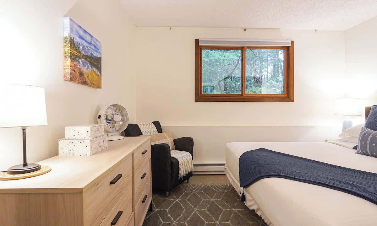 Photo of Bedroom in Glacier