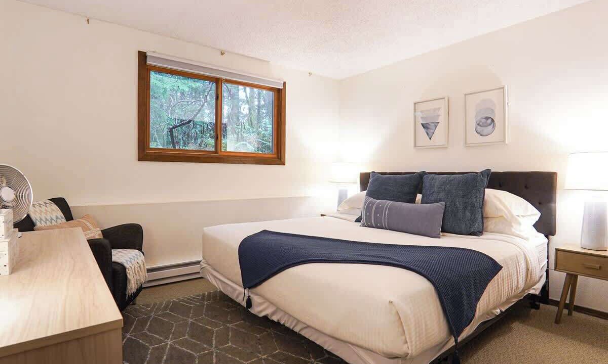 Photo of Bedroom in Glacier